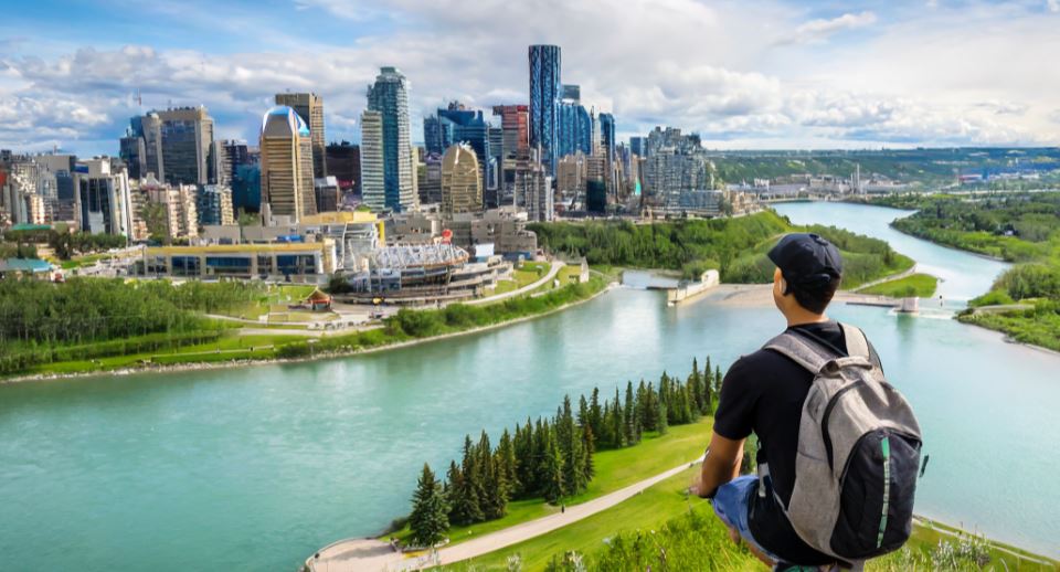 Alberta best places to visit, Edmonton, Canada - Summer Winter Spring Fall